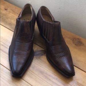 New Lucchese women’s leather booties 7 1/2